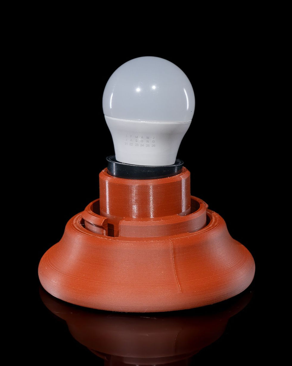 Thumbnail: LED bulb in 3D printed holder