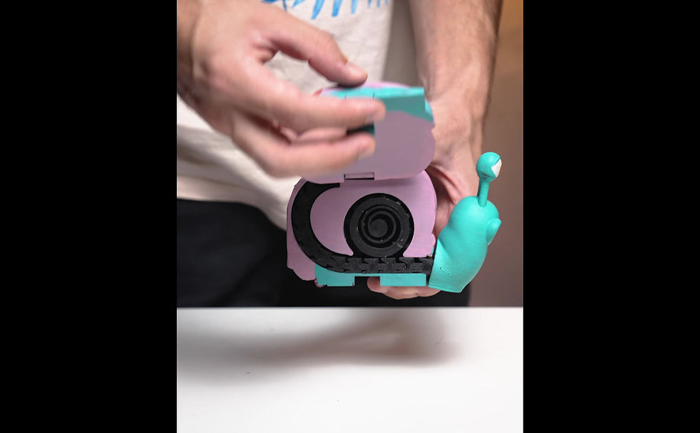 Thumbnail: Sliding Snail