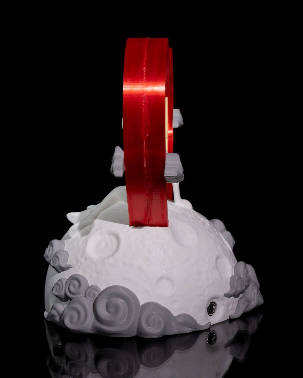 Thumbnail: Red heart-shaped moonlit lamp