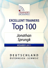 Auszeichnung Top 100 Trainer 2011 -2013. Dieses Zertifikat zeichnet Jonathan Sprungk als hochqualifizierten Trainer und Redner aus. Die Prinzipien Souveräner Verantwortung wurden vielfach auf großen Bühnen vorgestellt