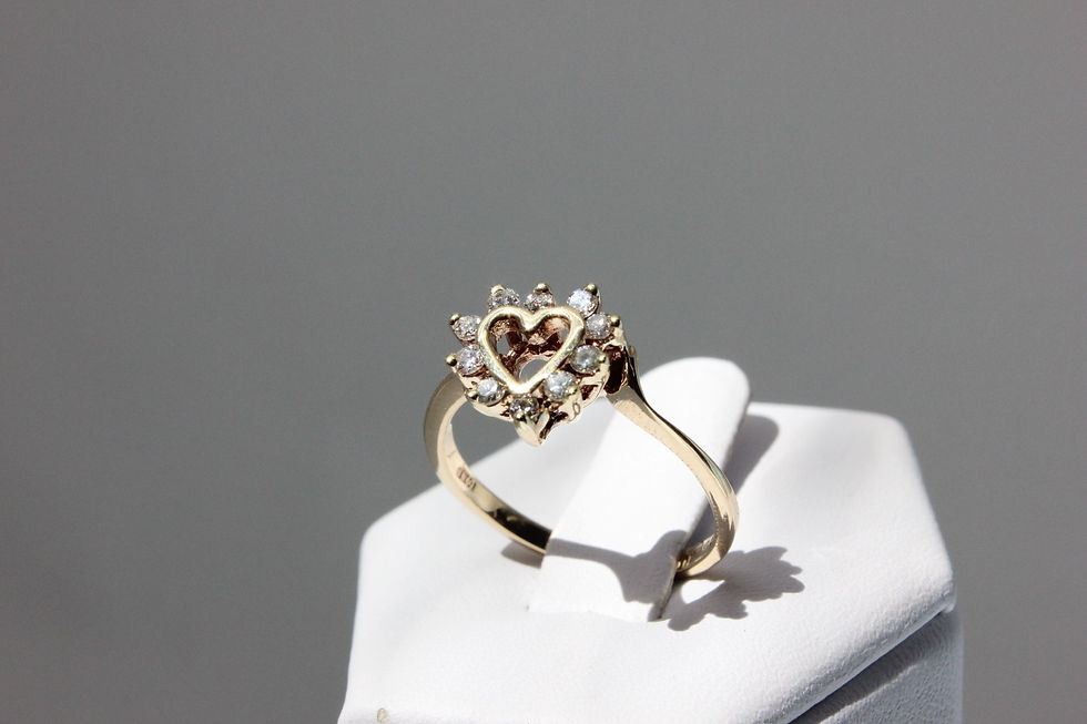 Thumbnail: 14K Gold and Diamonds Heart Ring