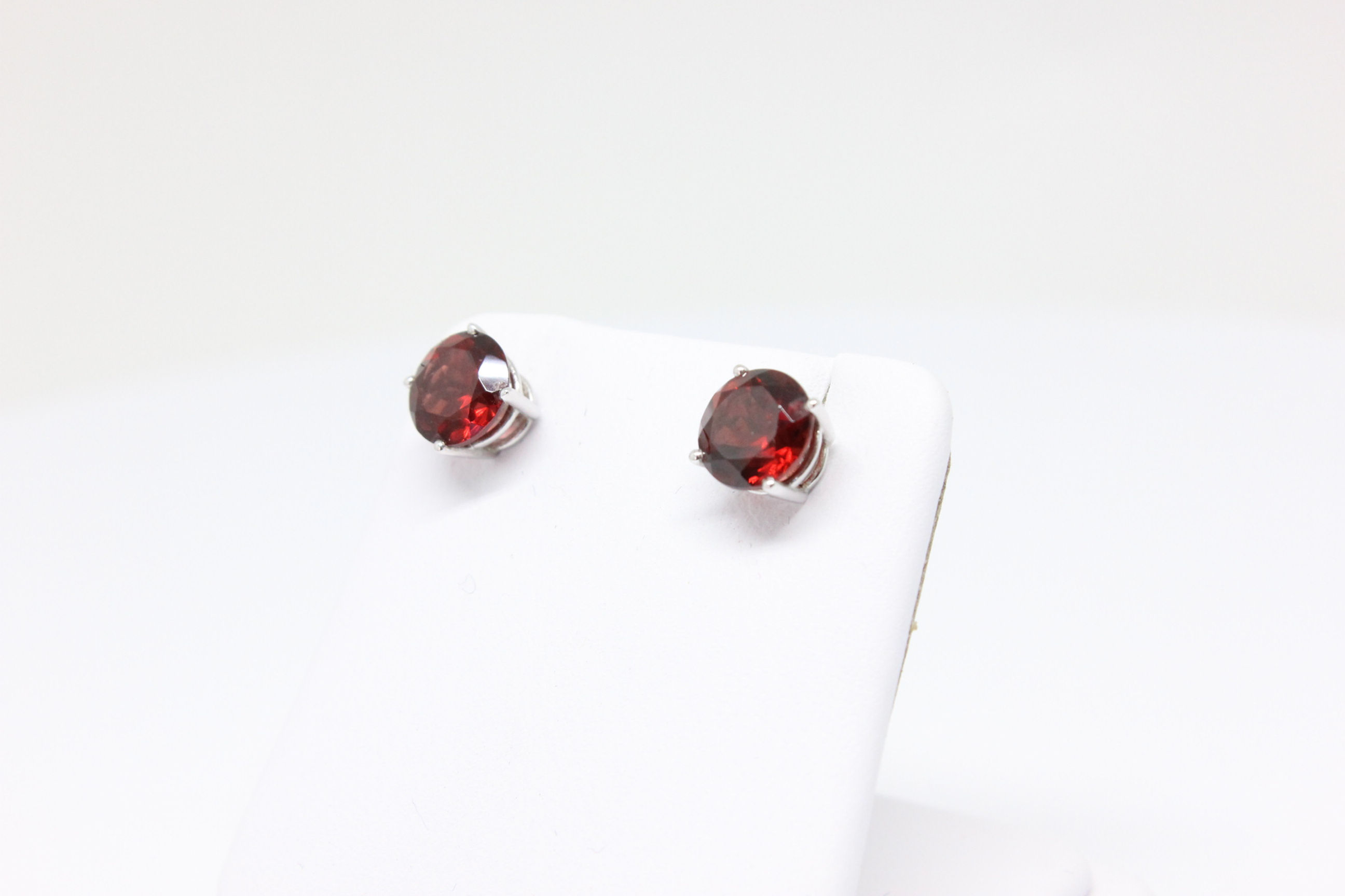 14KW Garnet Studs