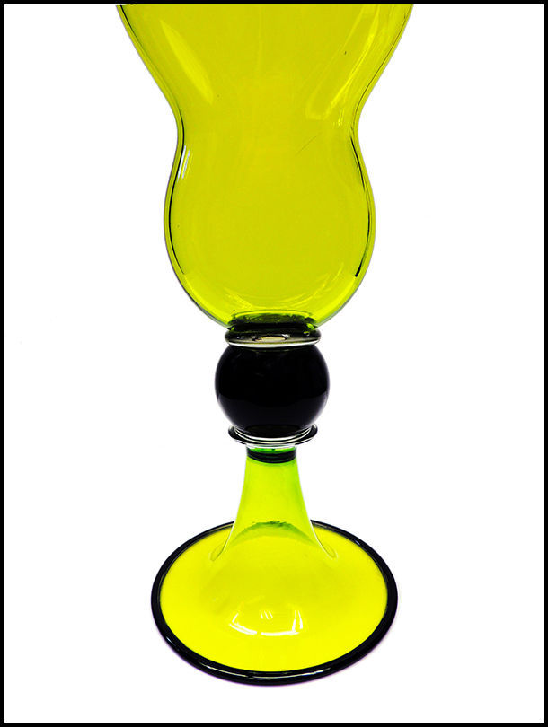 Thumbnail: "Yellow Vase" by Dante Marioni