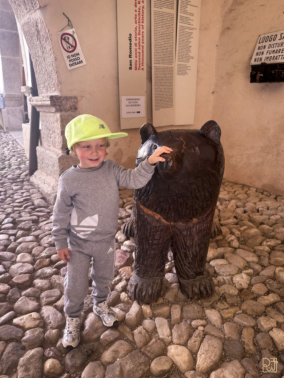 L'orso Bruno, la statua del famoso orso del santuario di San Romedio