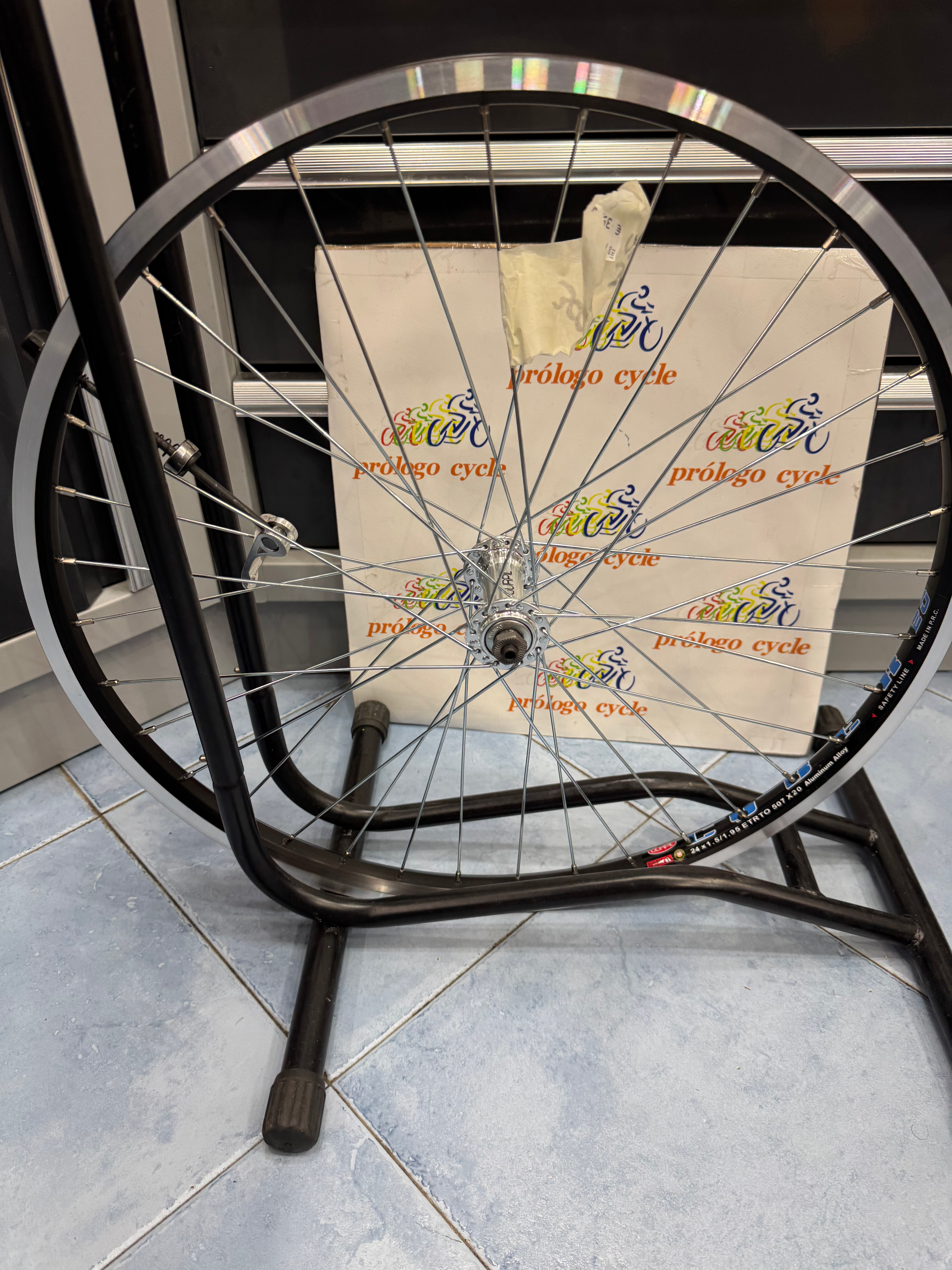 Rueda 24” delantera QR