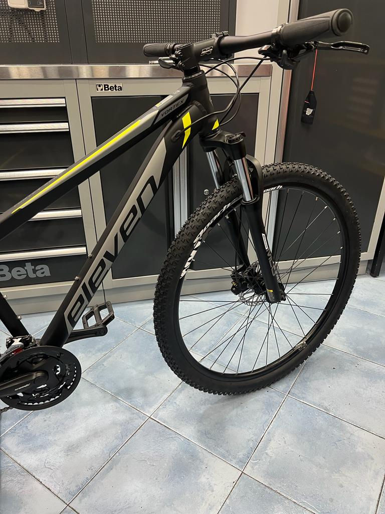 Miniatura: Eleven vortex 1.0 talla L 29” Negra amarillo