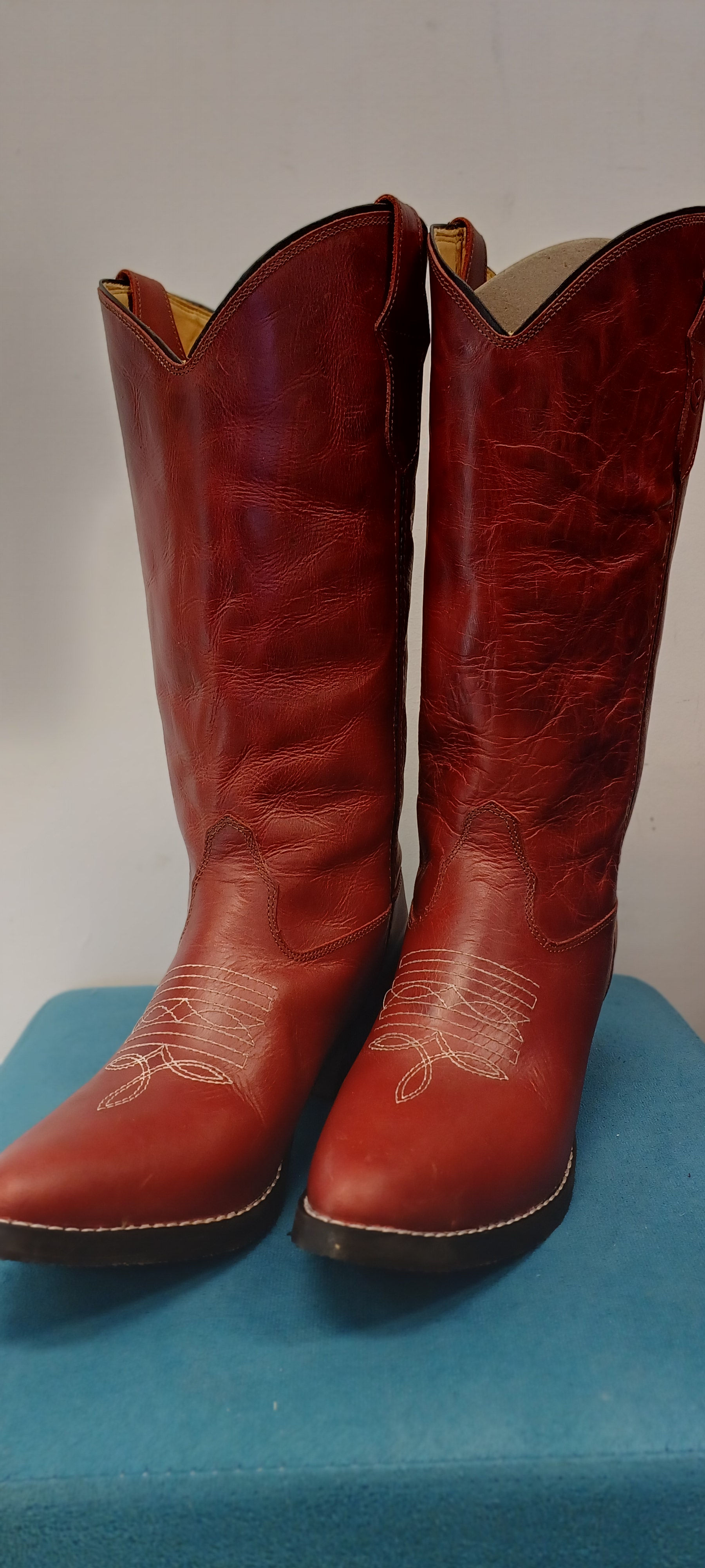 Bota DoJoão vermelha cano médio 