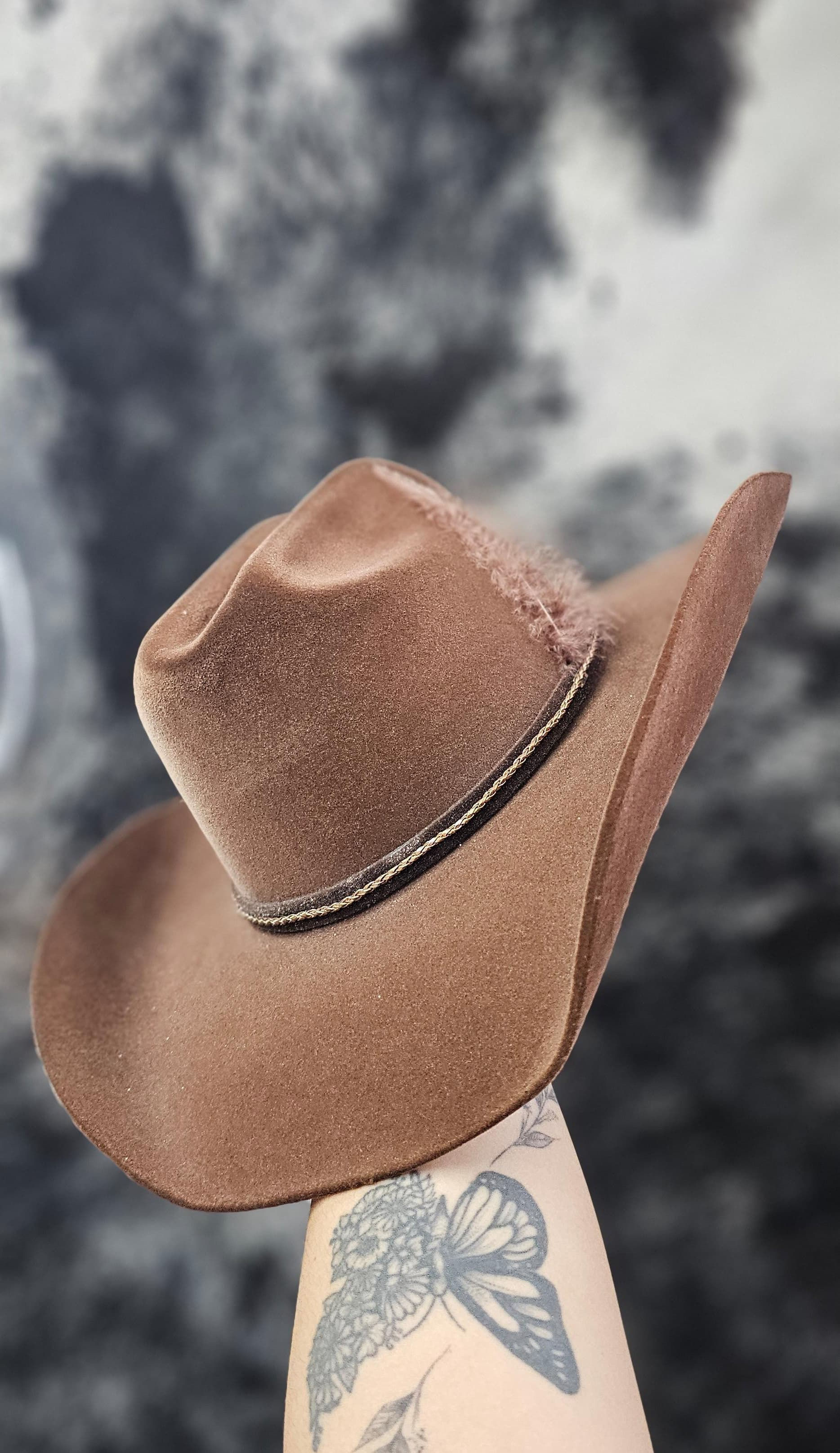 Chapéu aveludado mc allen chocolate trabalhado 