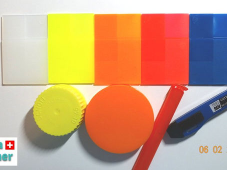 Fluorescent Nylon Masterbatch under UV-light in the dark
