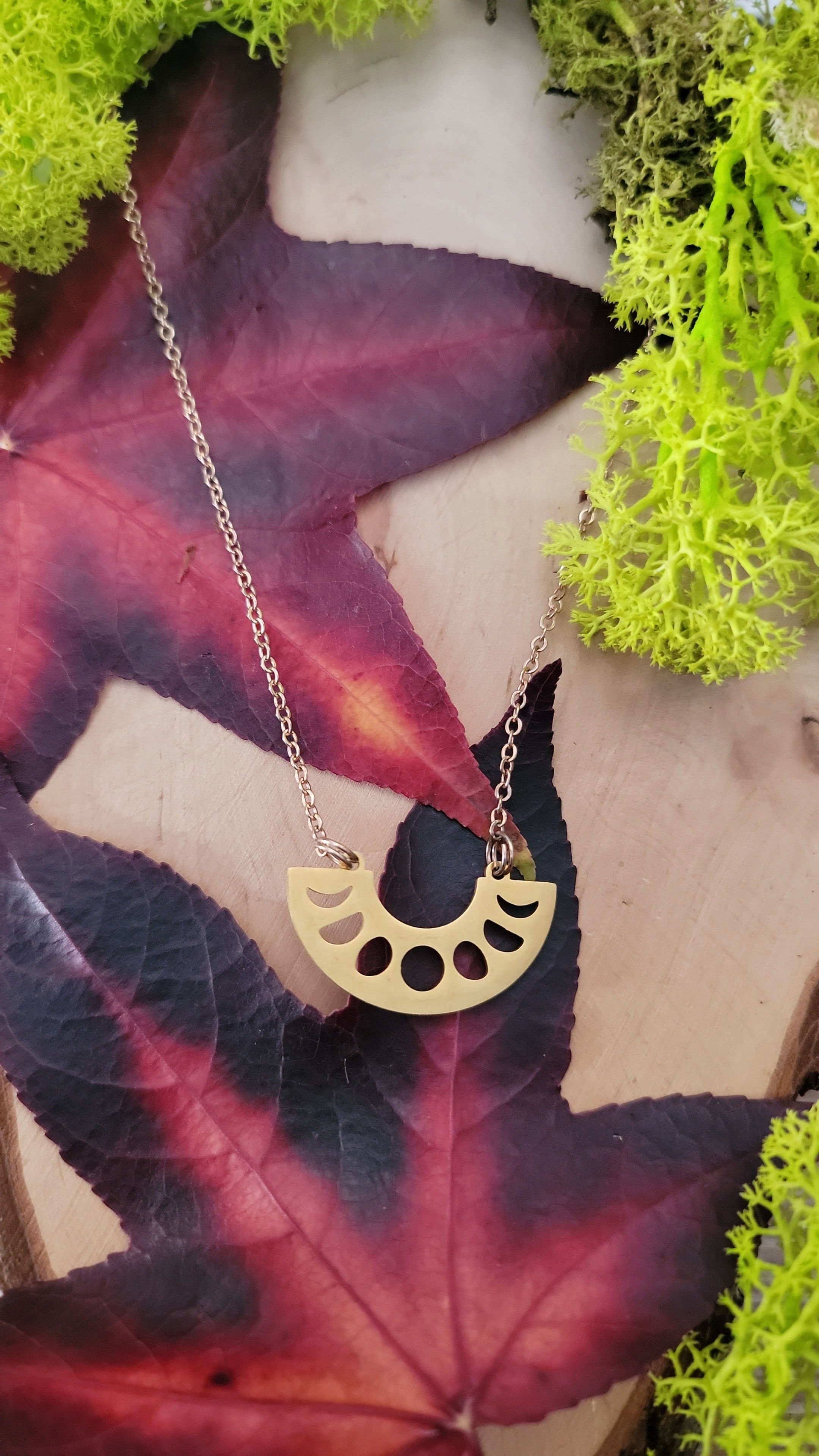 collier de sorcière, arc doré