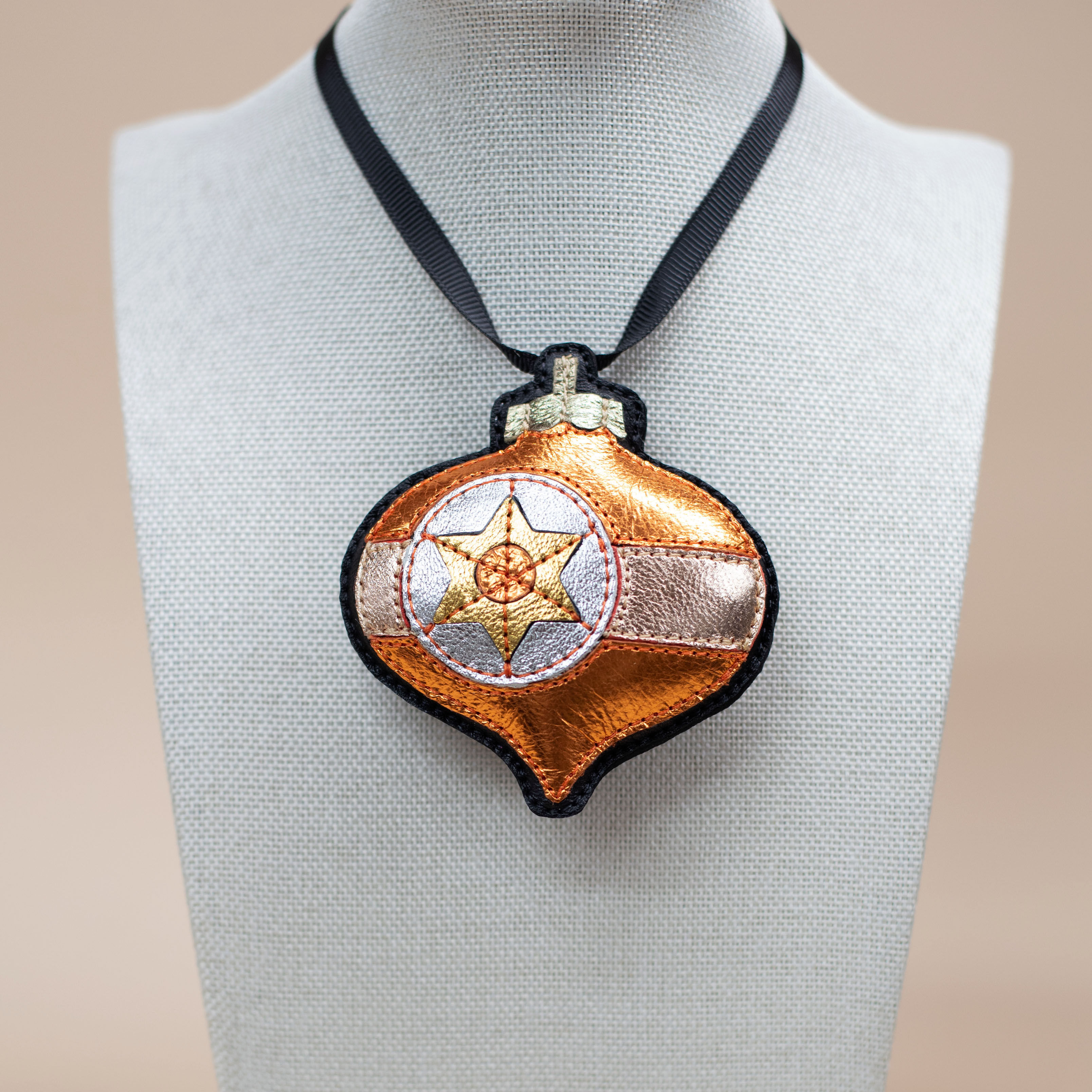 Retro Christmas Bauble Necklace - Peach & Apricot