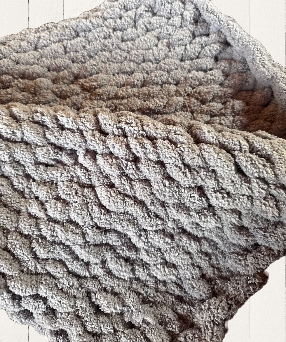 Thumbnail: Oversized Hand-Knitted Luxury Blanket