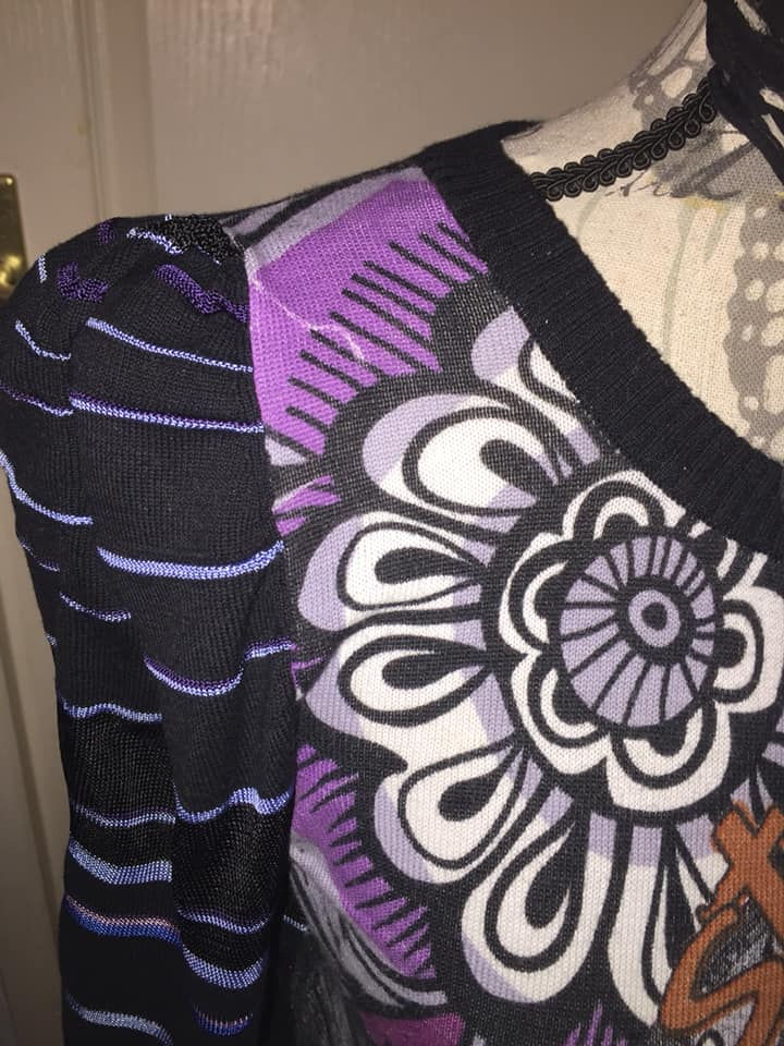 Miniature : Très joli pull Desigual manche et dos rayés Ref VF16012117