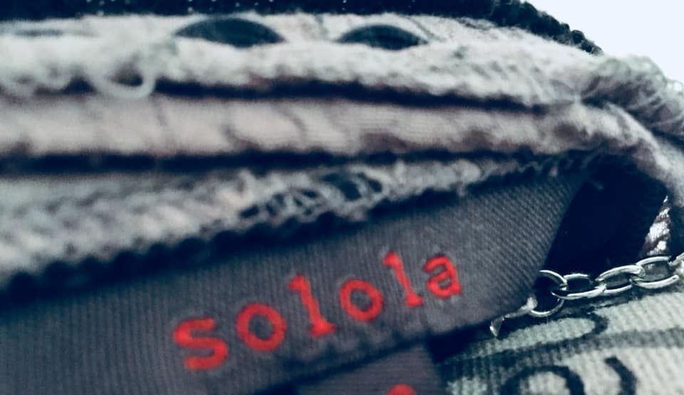 Miniature : Très joli haut noir TM super qualité de marque Solola Ref VF28022112