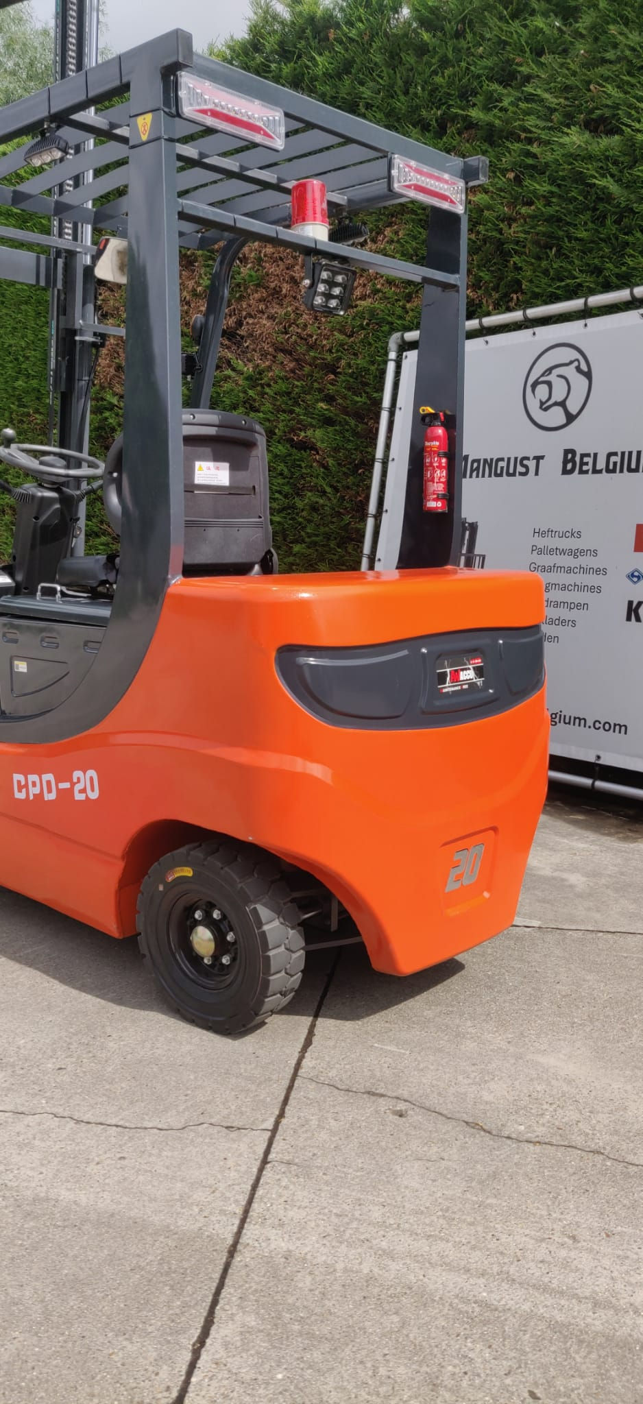 Thumbnail: NIEUWE NYCHEKI 2.0 TON ELEKTRISCH MET SIDESHIFT