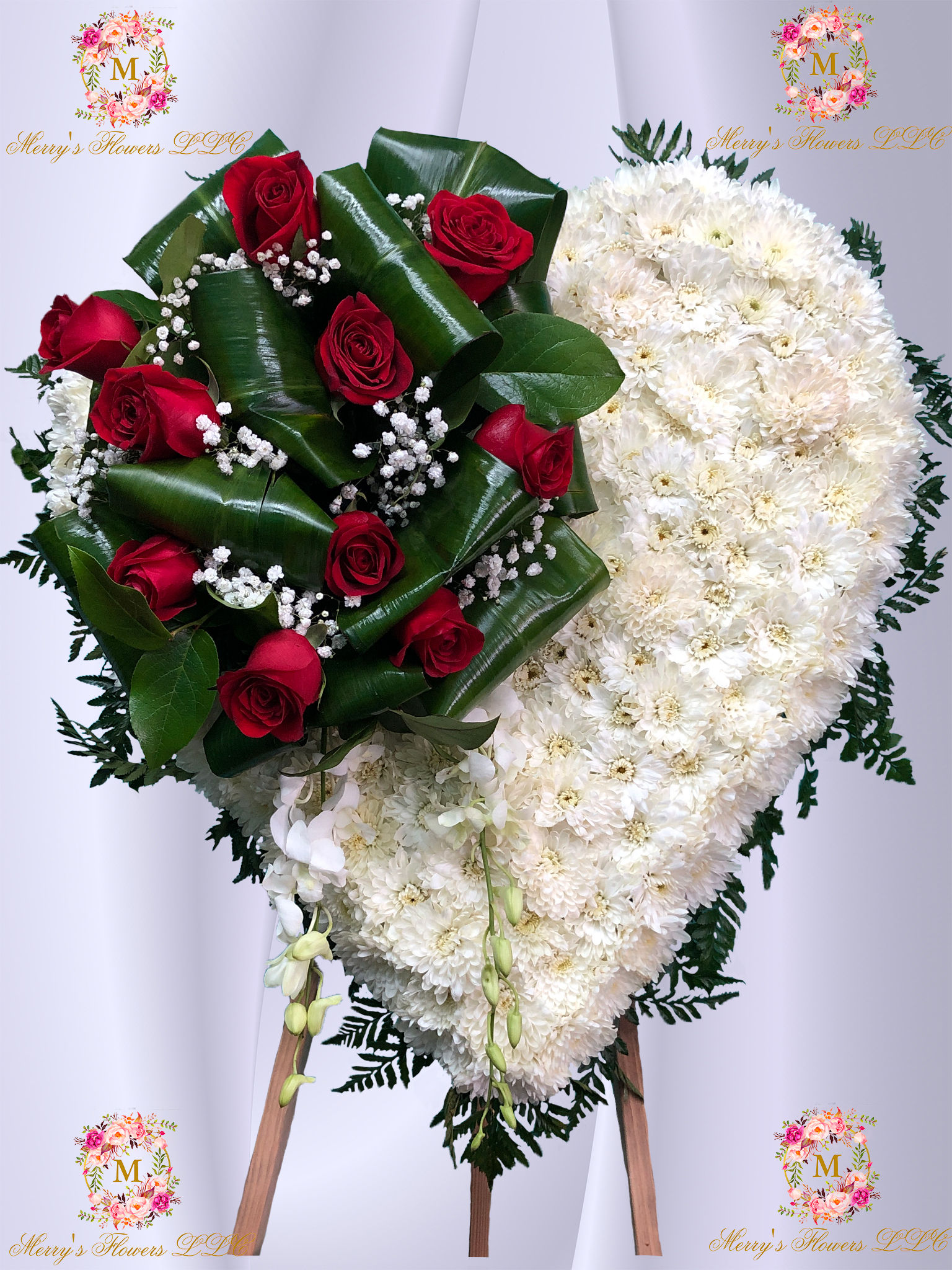 Medium Closed Heart with Red Roses and Banana Leaves