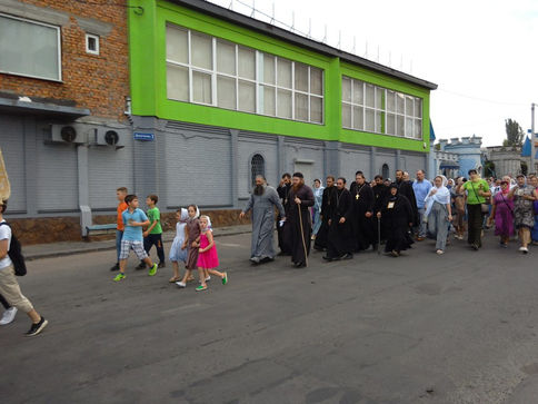 В Ужгороді відбувся щорічний Хресний хід до монастирського скита