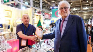 Foire de Paris : le recteur à la rencontre des artisans algériens