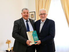 Entretien avec le sénateur Akli Mellouli