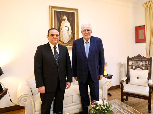 Le recteur échange avec Dr Maan Al Hafiz