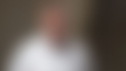 Des tags injurieux devant la porte du mauvais François Crémieux ( directeur de l'AP-HM )