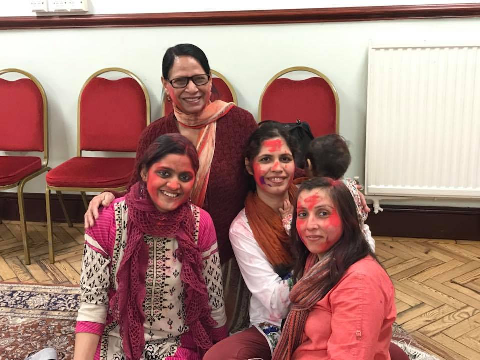 Holi-16