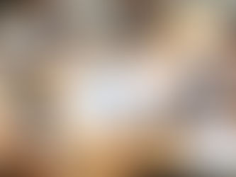 O que uma agência de marketing digital faz (de verdade) Uma agência séria não começa “fazendo post” ou “subindo anúncio”. Ela começa entendendo o cenário. Em geral, o trabalho se divide em 3 grandes blocos: 1) Diagnóstico e estratégia Aqui entram perguntas como: Qual é o objetivo? (leads, vendas, agendamentos, autoridade) Quem é seu público? Qual é sua oferta e diferencial? O que já funciona hoje e o que não funciona? A estratégia define o que fazer primeiro e quais canais usar. 🔗 LINK (no final deste parágrafo): /contato Âncora sugerida: “Quero um diagnóstico do meu cenário” 2) Execução por canais (o que vai para a rua) Depois da estratégia, a agência executa os canais necessários. Os mais comuns são: Criação de site (base de conversão e credibilidade) 🔗 LINK (no final da linha): /criacao-de-sites Âncora: “Criação de Sites Profissionais” Gestão de tráfego pago (acelerar leads e vendas) 🔗 LINK: /trafego-pago Âncora: “Gestão de Tráfego Pago” Gestão de redes sociais (posicionamento e