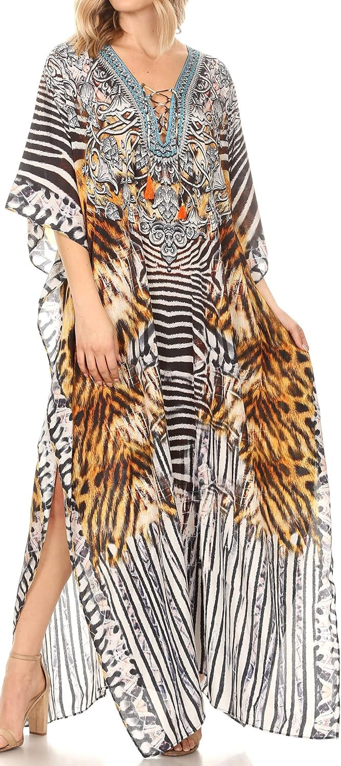 Miniature : Robe caftan Sakkas en Georgette fluide avec décolleté en V, strass et encolure a