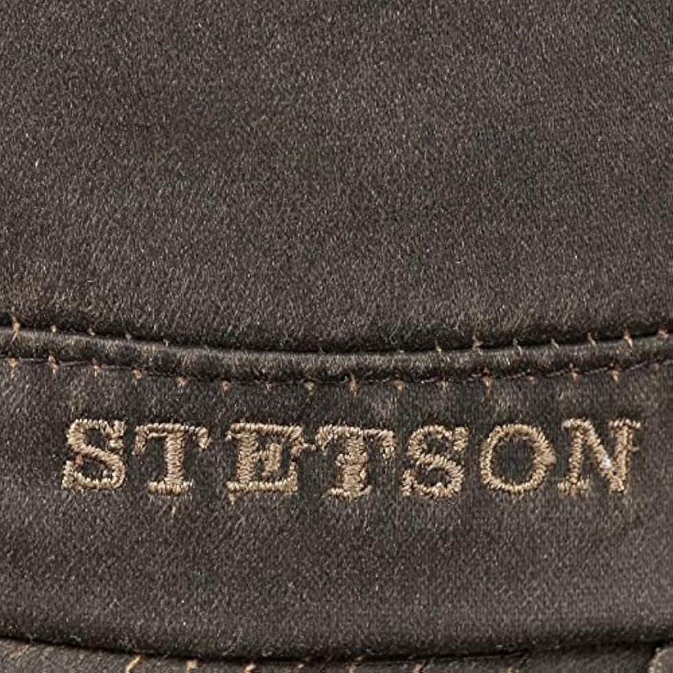 Miniature : Détail de la broderie Stetson sur une casquette Datto Army.