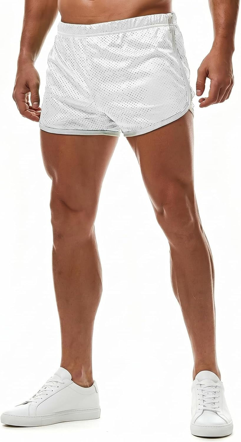 Thumbnail: Short de course blanc Pudolla porté par un homme