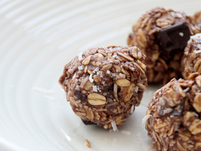 Easy to Make Recipe: Chocolate Oatmeal Balls