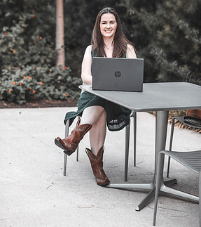 Stephanie Welt Vast HR_edited.jpg