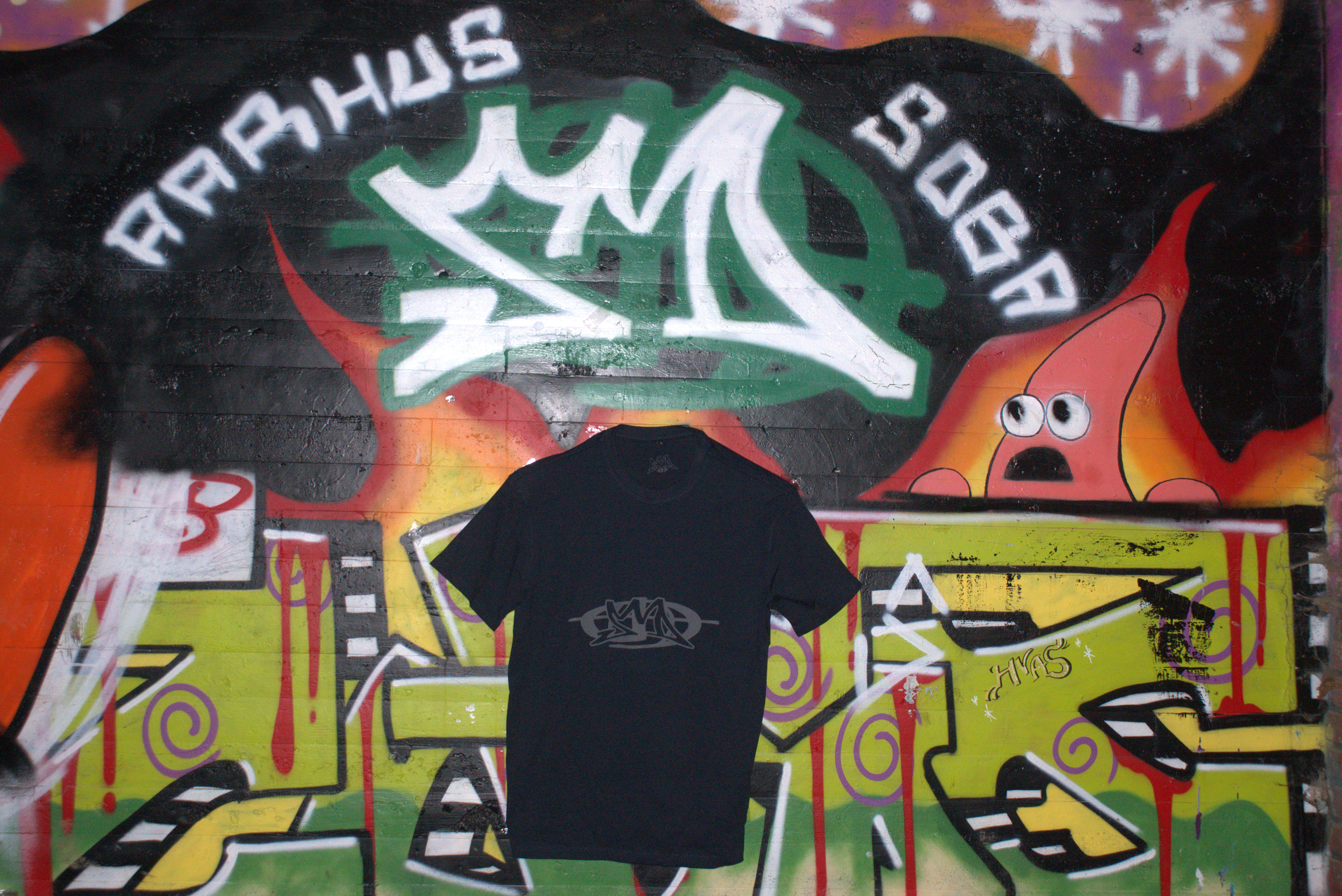 T-SHIRT