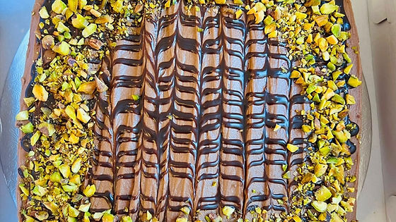 Dubai Chocolate Cake (25 people)