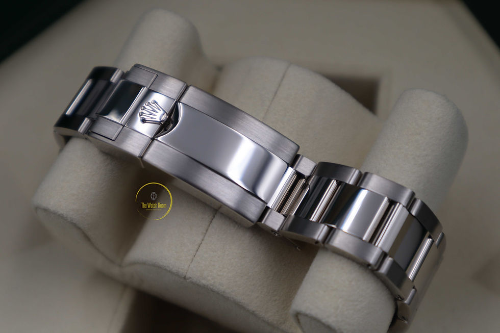 Thumbnail: Rolex Cosmograph Daytona White Gold Blue Racing Dial - 2019