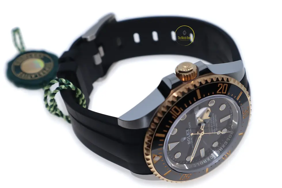 Thumbnail: Rolex Sea-Dweller 43 Steel and Yellow Gold - 2022