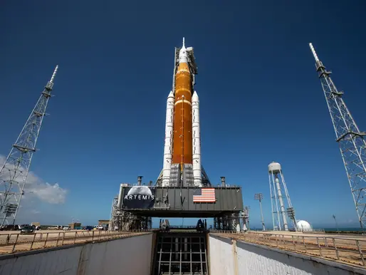 Artemis II: η πρώτη επανδρωμένη πτήση γύρω από τη Σελήνη σε 54 χρόνια εκτοξεύεται την Πρωταπριλιά