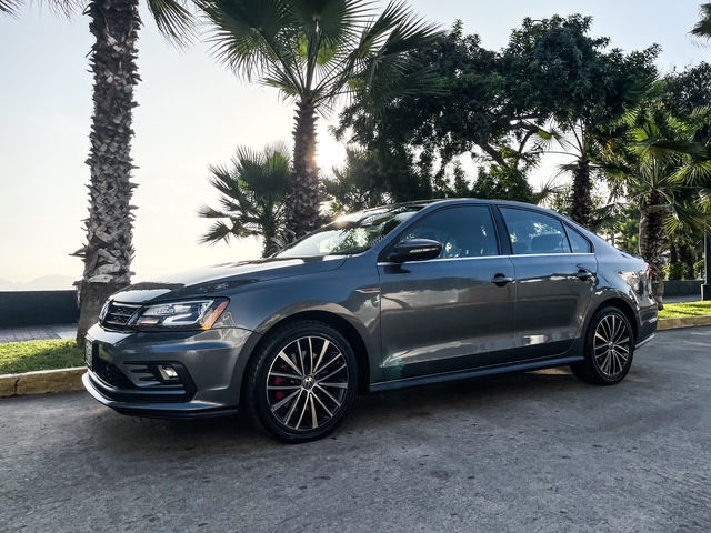 VOLKSWAGEN JETTA GLI año modelo 2018, 2.0TSI, 81000kms