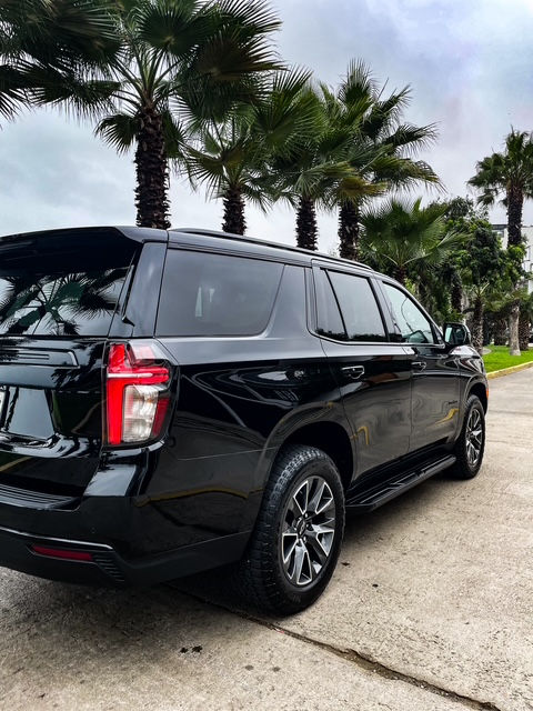 Miniatura: CHEVROLET TAHOE Z71 año modelo 2023, motor 5.3LT V8, 4x4,  5.3LT V8,26000 kms