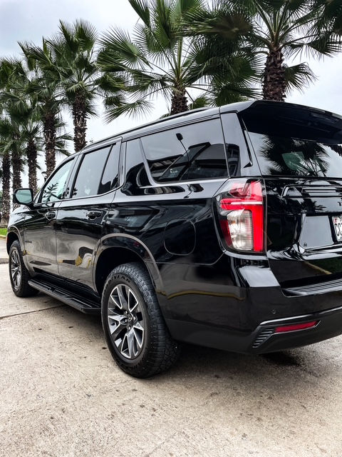 Miniatura: CHEVROLET TAHOE Z71 año modelo 2023, motor 5.3LT V8, 4x4,  5.3LT V8,26000 kms