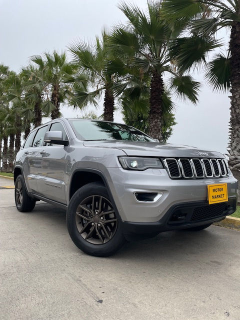 Miniatura: JEEP GRAND CHEROKEE LAREDO, año modelo 2019,  V6 3.6LT, 4x2