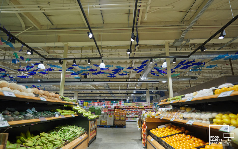 Interior photo of Lam's Seafood,  a grocery store located in Tukwila, Washington.