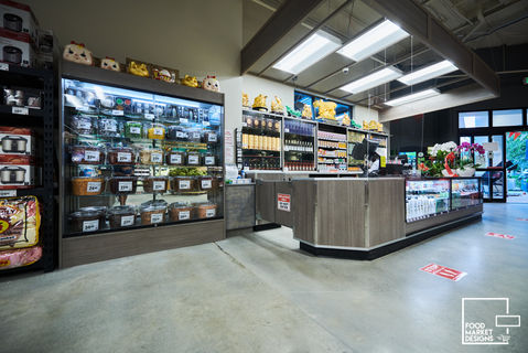 Interior photo of Lam's Seafood,  a grocery store located in Tukwila, Washington.