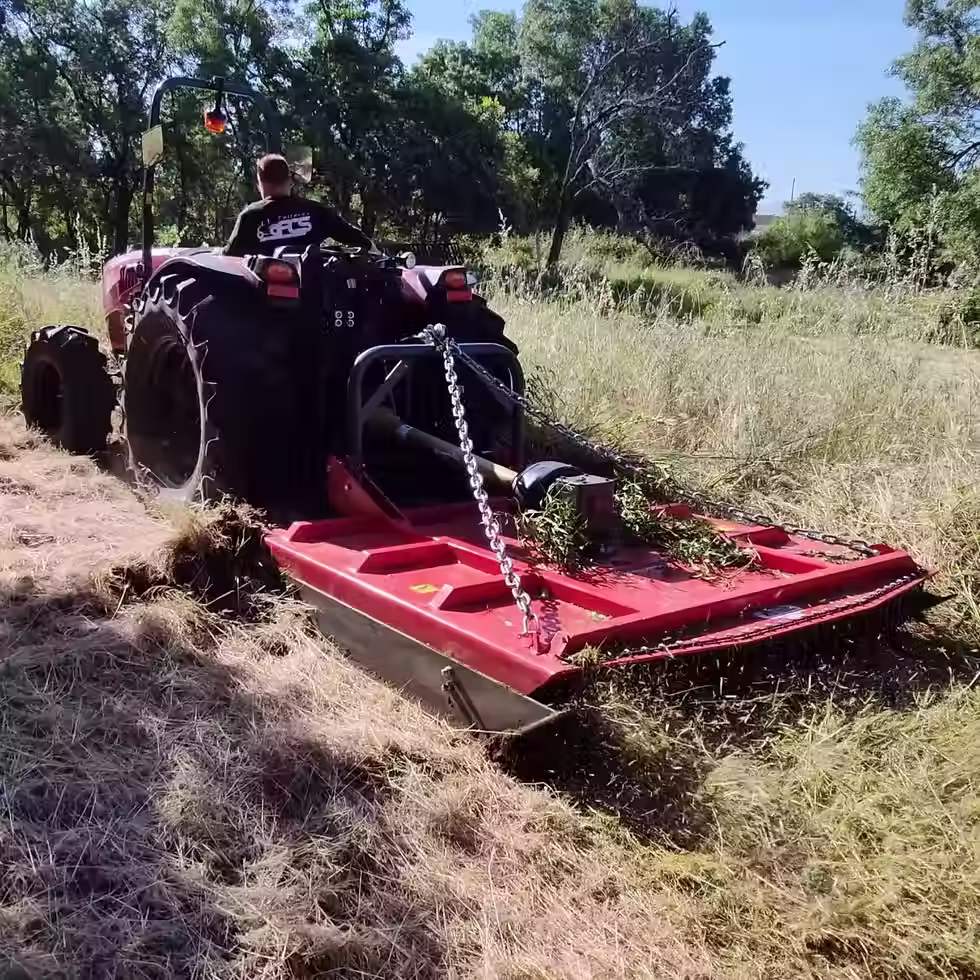 desbrozadoras de cadenas forestales para tractores de 50 a 130 cv en talleres fcs, extrema