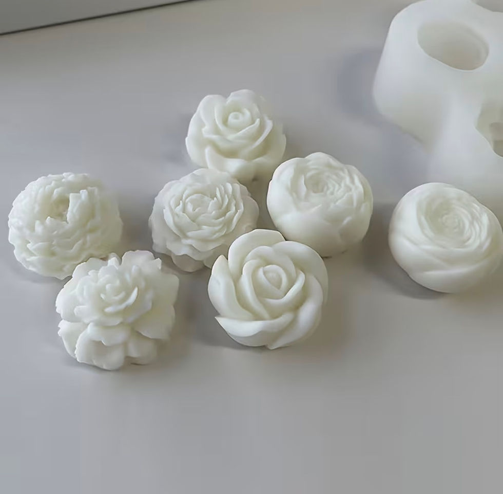 Thumbnail: Rosa shape candles and wax melts gift box
