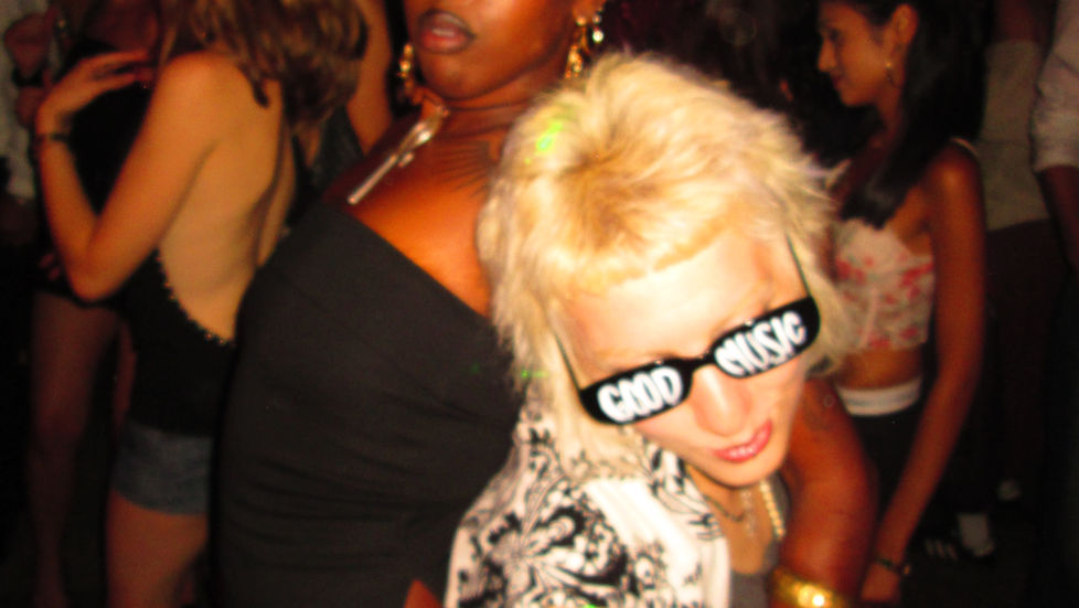 DISORDER BRISBANE: Dust, Special Features & Vinted Vineer