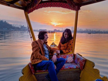 Luxury Honeymoon Experiences in Kashmir with Kashmont: A Dreamy Escape to Paradise