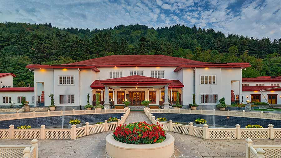 Luxurious Hotels in Kashmir