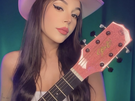 Ariane May divulga a música “No meu lugar”