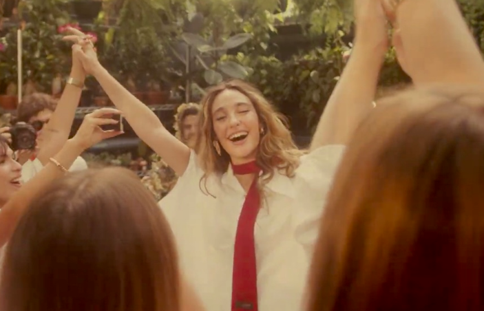 Sofia Brasil emplaca duas músicas autorais entre as mais tocadas nas rádios do Brasil em 2025